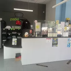 Mostrador con productos a la venta